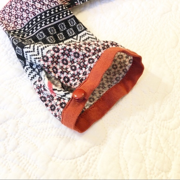 THML Faux Suede Trim Long Sleeve Top - Small - Picture 11 of 11